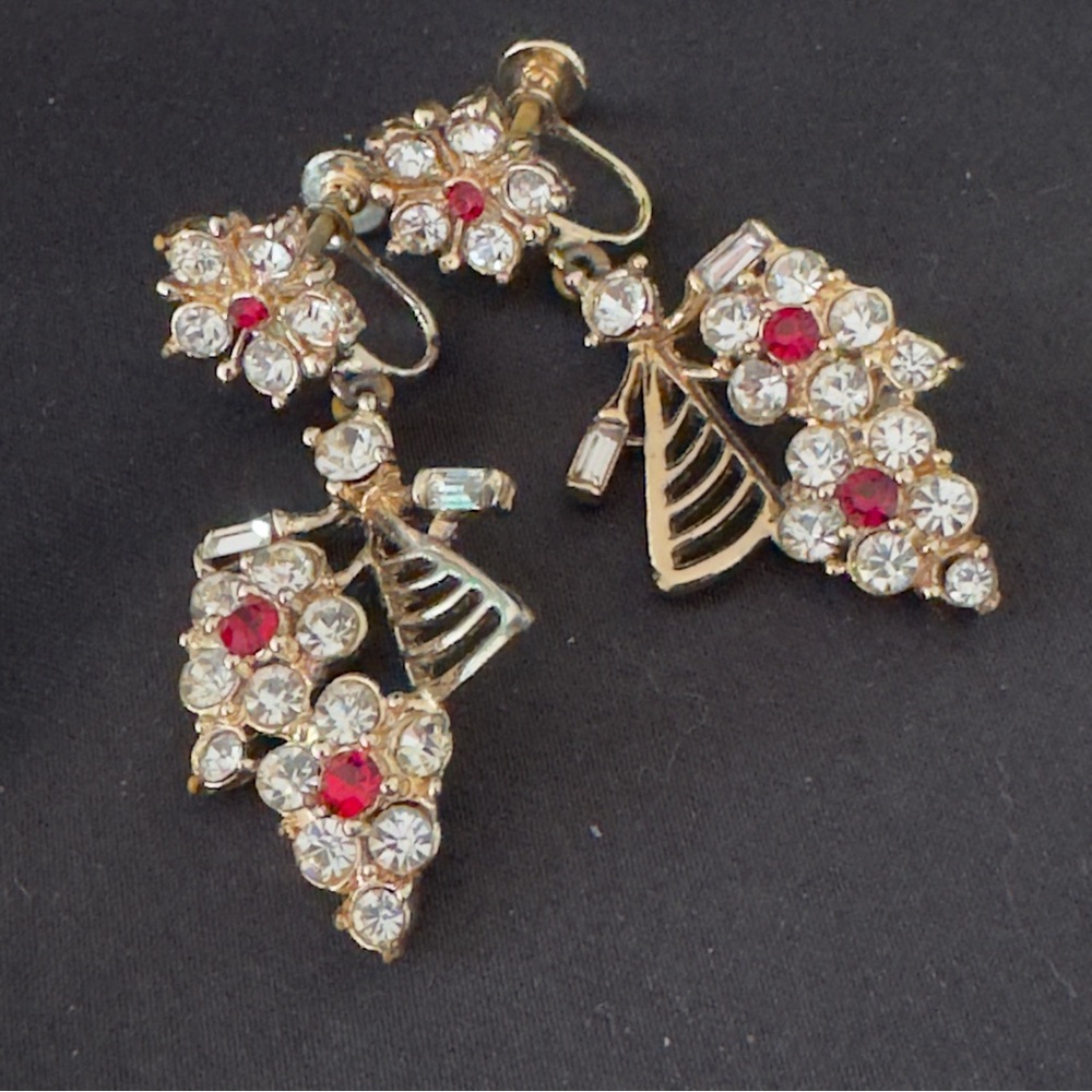 Vintage Elegant Angel Gold Toned and Red Crystal Earrings
